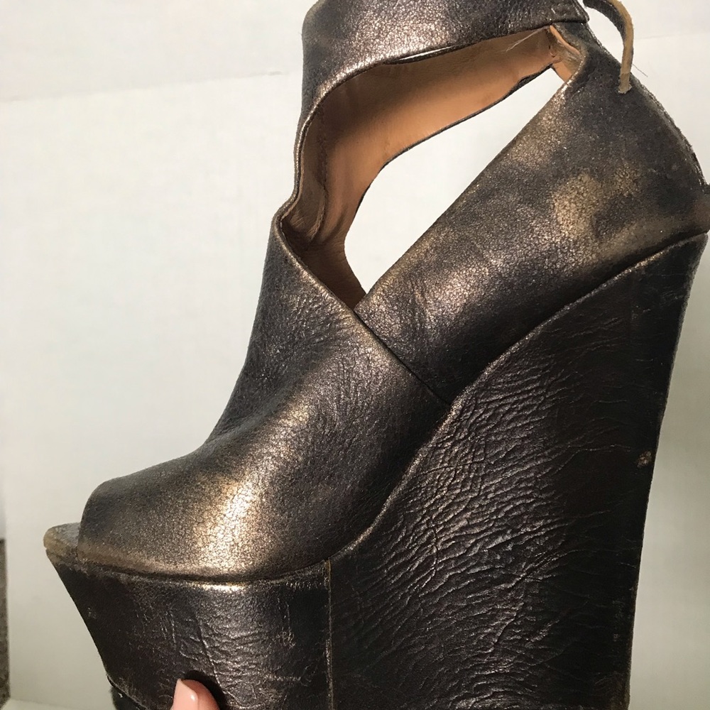 L.A.M.B heels size 7.5